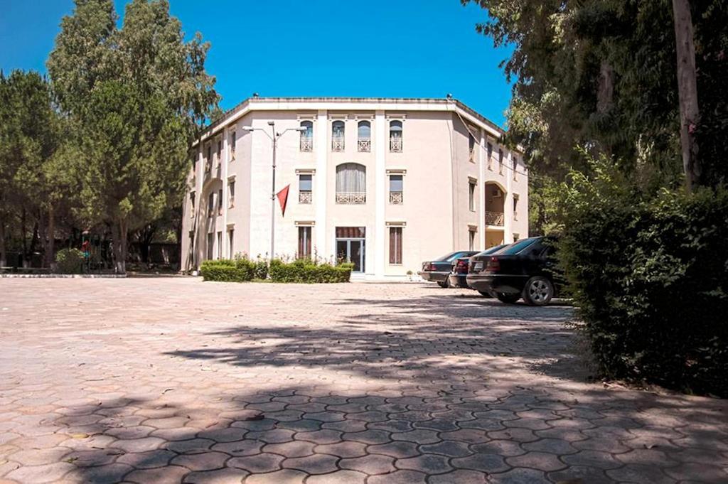 Kriva Resort Елбасан Екстериор снимка